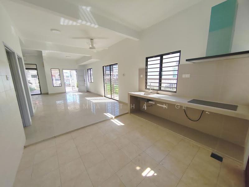 Rumah Teres 2-Tingkat untuk Disewa di Lakeside Residences (Puchong) - Samantha Ng - Kitchen - PropertyGuru.com.my
