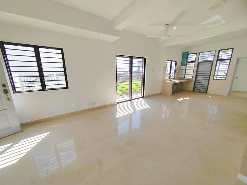Rumah Teres 2-Tingkat untuk Disewa di Lakeside Residences (Puchong) - Samantha Ng - Living Room - PropertyGuru.com.my