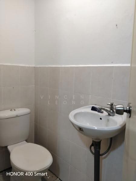 Rumah Berkembar untuk Dijual di Kota Kinabalu (Sabah) - Vincent Leong - Bathroom - PropertyGuru.com.my