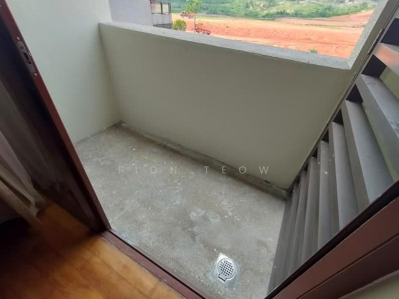 Kediaman Servis untuk Disewa di Cinta Ayu Resort (Pulai Spring) - Fion Teow - Balcony - PropertyGuru.com.my