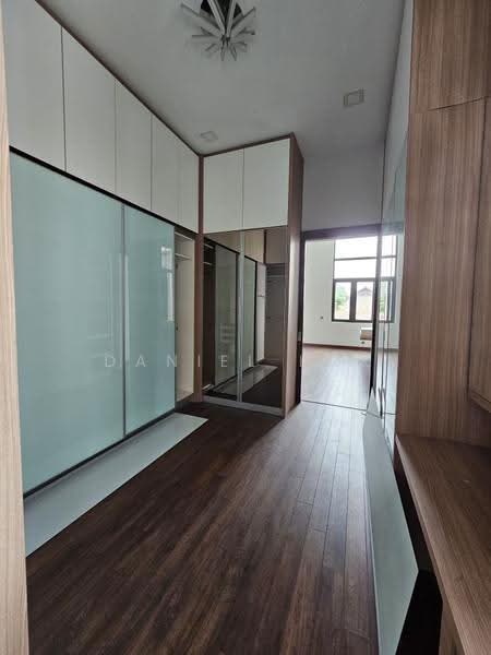 Rumah Banglo untuk Dijual di Bukit Rimau (Shah Alam) - Daniel Kok - Corridor - PropertyGuru.com.my