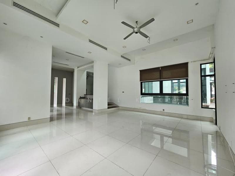 Rumah Banglo untuk Dijual di Bukit Rimau (Shah Alam) - Daniel Kok - Living Room - PropertyGuru.com.my