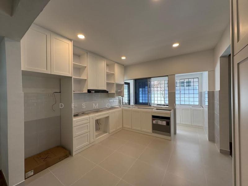 Semi-Detached House for Rent in Taman Lucky (Bangsar) - Desmond Low - Kitchen - PropertyGuru.com.my
