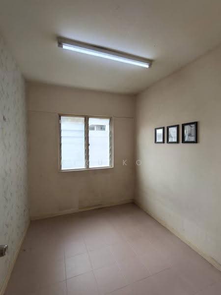 Flat for Rent at Pantai Indah Fasa 1 - kiru kok - Interior - PropertyGuru.com.my
