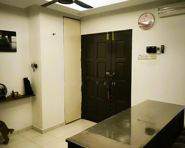 2-storey Terraced House for Sale in Taman Sri Muda (Shah Alam) - Lok Teh - Living Room - PropertyGuru.com.my
