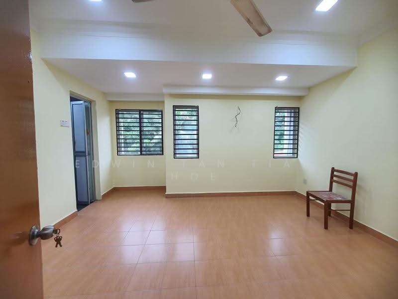 2-storey Terraced House for Sale in Klang (Selangor) - Edwin Tan Tian Hoe - Living Room - PropertyGuru.com.my