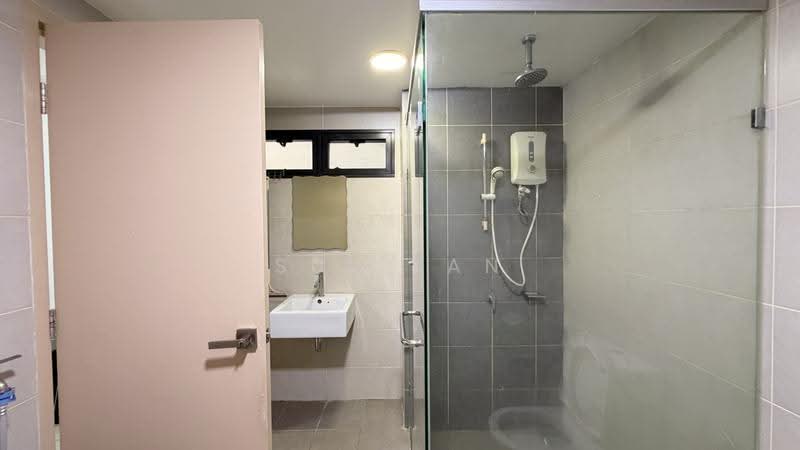 Kediaman Servis untuk Disewa di Solstice @ Pan'gaea - Sue Tan - Bathroom - PropertyGuru.com.my