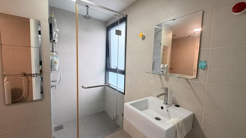 Kediaman Servis untuk Disewa di Solstice @ Pan'gaea - Sue Tan - Bathroom - PropertyGuru.com.my