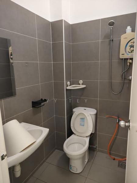 Rumah Teres 1-Tingkat untuk Disewa di Taman Setia Indah (Tebrau) - YY Tey - Bathroom - PropertyGuru.com.my