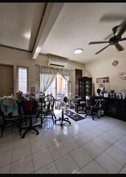Rumah Teres untuk Dijual di Selayang (Selangor) - Kam Tong - Living Room - PropertyGuru.com.my