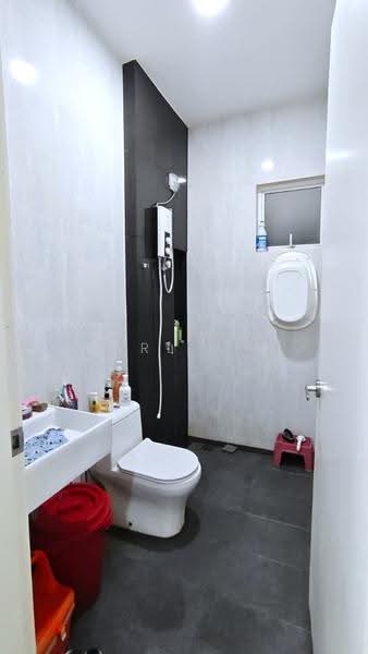 Cluster House for Sale in Setia Tropika (Johor Bahru) - Karl Lim - Bathroom - PropertyGuru.com.my