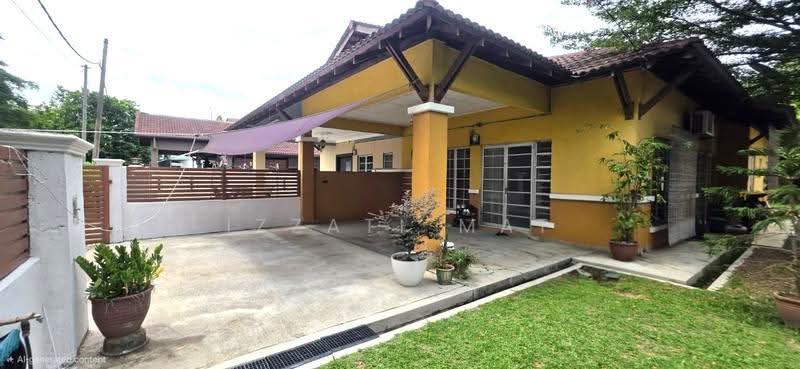 Rumah Berkembar untuk Dijual di Taman Desaria (Nilai) - Izzati Mat - Exterior - PropertyGuru.com.my