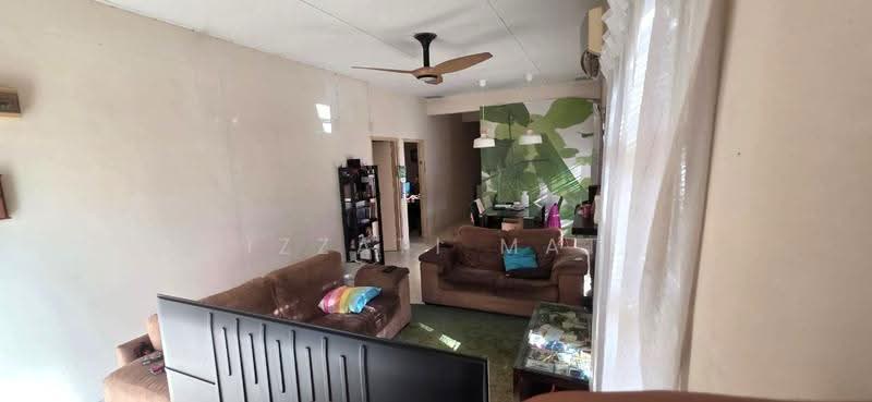 Rumah Berkembar untuk Dijual di Taman Desaria (Nilai) - Izzati Mat - Living Room - PropertyGuru.com.my