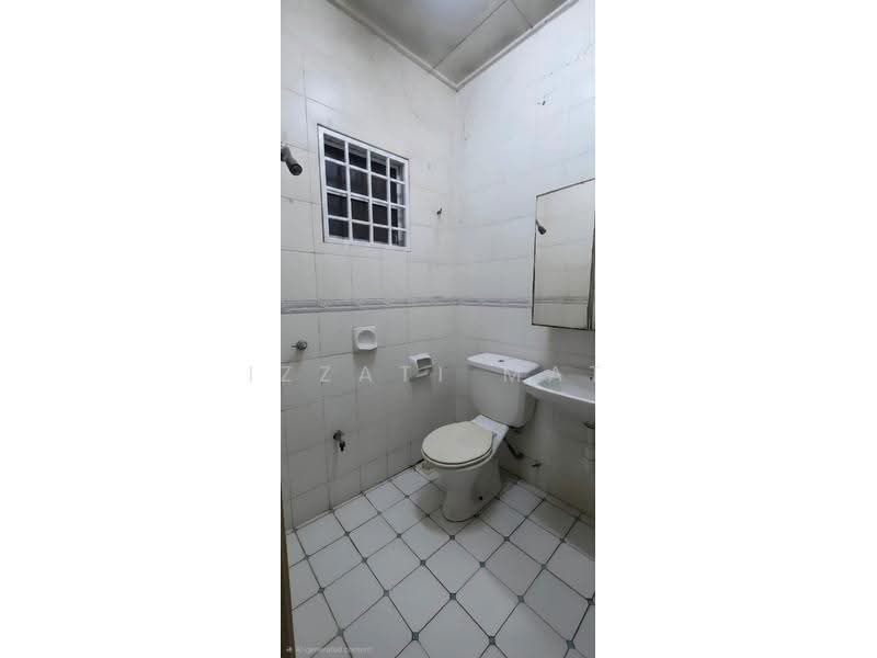 Rumah Berkembar untuk Dijual di Taman Desaria (Nilai) - Izzati Mat - Bathroom - PropertyGuru.com.my