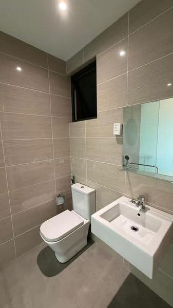 Kediaman Servis untuk Dijual di Setia SKY Residences - Christine Ler - Bathroom - PropertyGuru.com.my