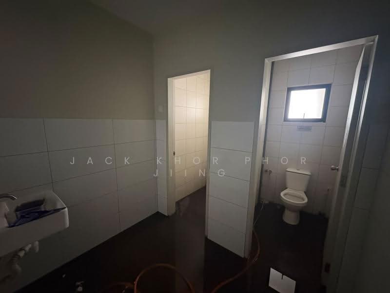 Kedai untuk Disewa di Setia Alam (Selangor) - Jack Khor Phor Jiing - Bathroom - PropertyGuru.com.my