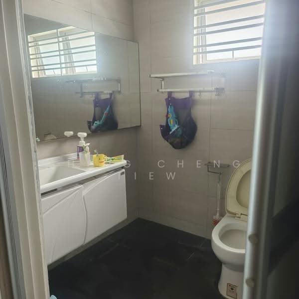 2-storey Terraced House for Sale in Taman Pelangi (Johor Bahru) - Sheng Cheng Tiew - Bathroom - PropertyGuru.com.my