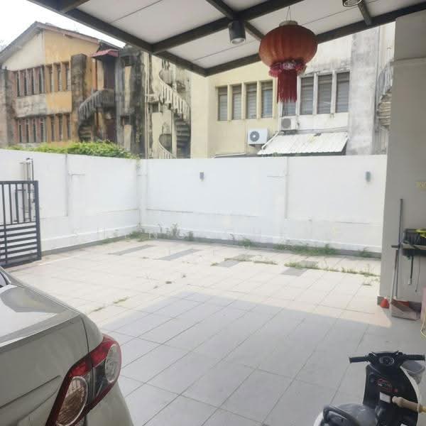 2-storey Terraced House for Sale in Taman Pelangi (Johor Bahru) - Sheng Cheng Tiew - Exterior - PropertyGuru.com.my