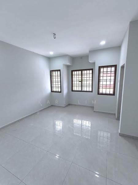2-storey Terraced House for Sale in Taman Setia Indah (Tebrau) - Karl Lim - Living Room - PropertyGuru.com.my