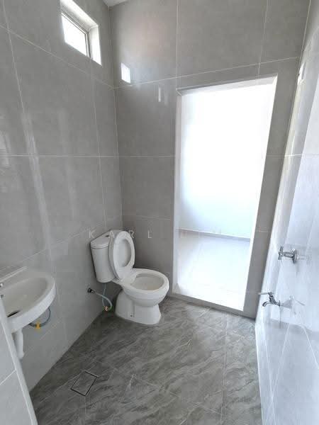2-storey Terraced House for Sale in Taman Setia Indah (Tebrau) - Karl Lim - Bathroom - PropertyGuru.com.my