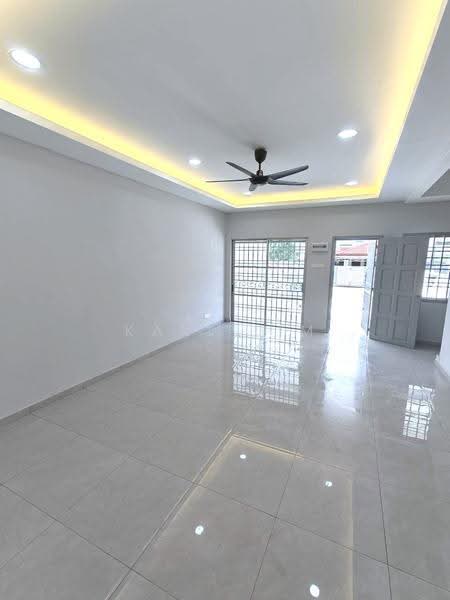 2-storey Terraced House for Sale in Taman Setia Indah (Tebrau) - Karl Lim - Living Room - PropertyGuru.com.my