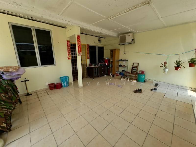 1-storey Terraced House for Sale in Bandar Kinrara Seksyen 1 (Bandar Kinrara) - Aimi Mahirah - Exterior - PropertyGuru.com.my