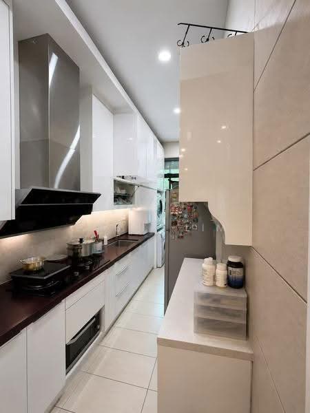 3-storey Terraced House for Sale in Bandar Nusaputra (Puchong) - Ember Lim - Kitchen - PropertyGuru.com.my