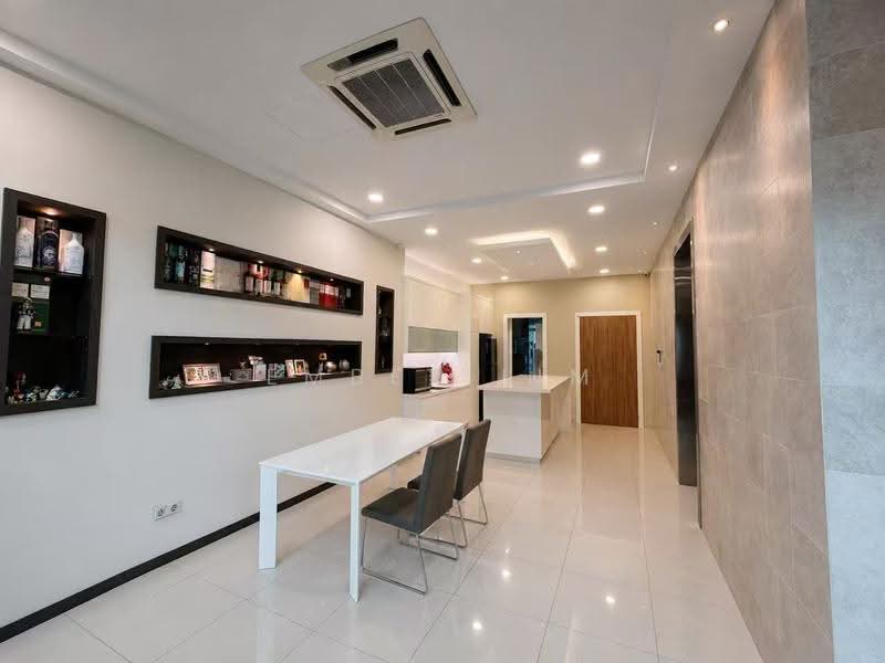 3-storey Terraced House for Sale in Bandar Nusaputra (Puchong) - Ember Lim - Dining Room - PropertyGuru.com.my