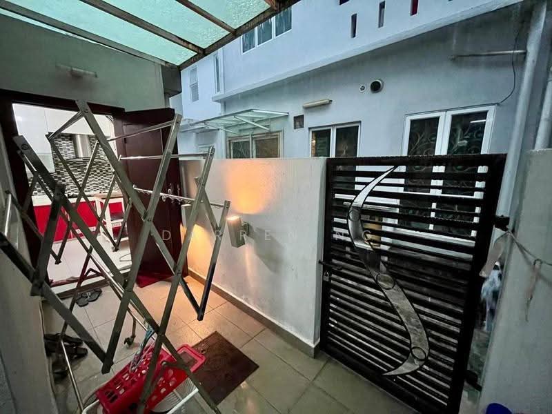Rumah Teres 2.5-Tingkat untuk Dijual di Putra Heights (Subang Jaya) - Darren Ng - Exterior - PropertyGuru.com.my