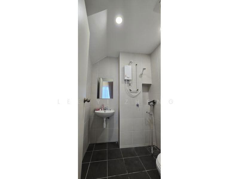 Rumah Teres 2-Tingkat untuk Disewa di Bandar Cassia (Batu Kawan) - Lee Yi Zheng - Bathroom - PropertyGuru.com.my