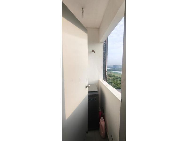 Condominium for Sale at The Wharf Residence - Rain Lee - Yard Area - PropertyGuru.com.my