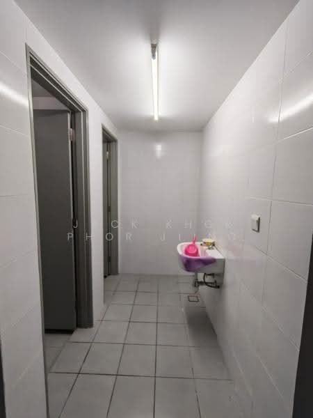 Shop / Office for Rent in Setia Alam (Selangor) - Jack Khor Phor Jiing - Corridor - PropertyGuru.com.my