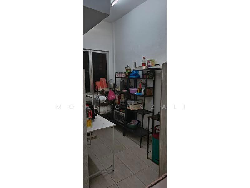 Flat for Sale at Pangsapuri Nilam Indah - Mohd Ghazali - Kitchen - PropertyGuru.com.my