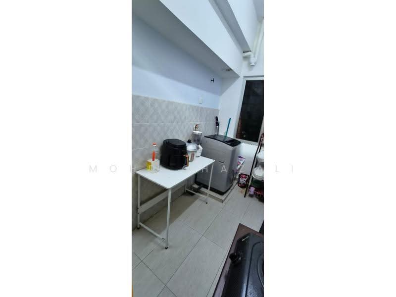 Flat for Sale at Pangsapuri Nilam Indah - Mohd Ghazali - Kitchen - PropertyGuru.com.my