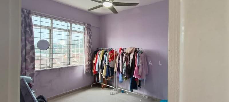 Flat for Sale at Pangsapuri Nilam Indah - Mohd Ghazali - Bedroom - PropertyGuru.com.my