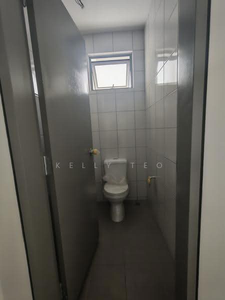 Shop for Rent in Kota Bayuemas (Klang) - Kelly Teo - Bathroom - PropertyGuru.com.my