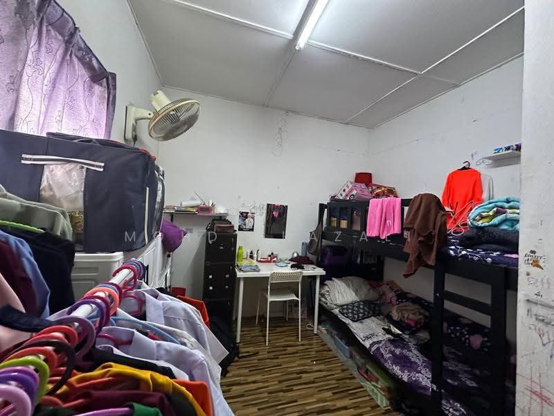 Rumah Teres 2-Tingkat untuk Dijual di Bandar Rinching Seksyen 1 (Semenyih) - Mohd Ghazali - Bedroom - PropertyGuru.com.my
