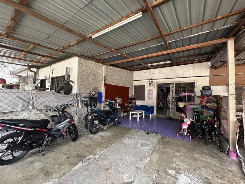 Rumah Teres 2-Tingkat untuk Dijual di Bandar Rinching Seksyen 1 (Semenyih) - Mohd Ghazali - Exterior - PropertyGuru.com.my