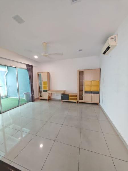 Kondominium untuk Dijual di Elit Heights @ Bayan City - Annie Tan - Living Room - PropertyGuru.com.my