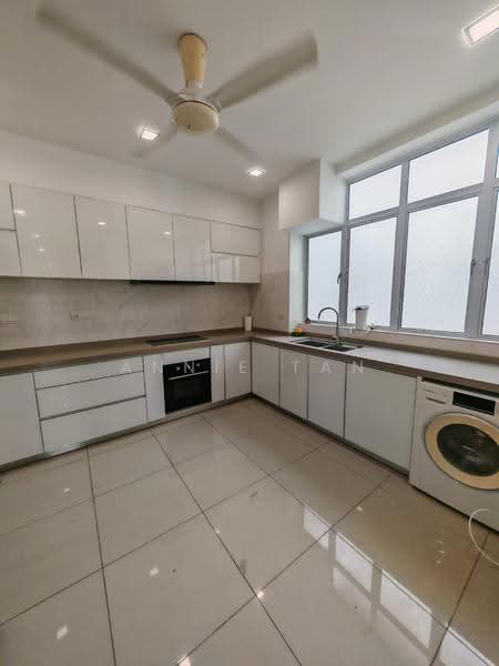 Kondominium untuk Dijual di Elit Heights @ Bayan City - Annie Tan - Kitchen - PropertyGuru.com.my