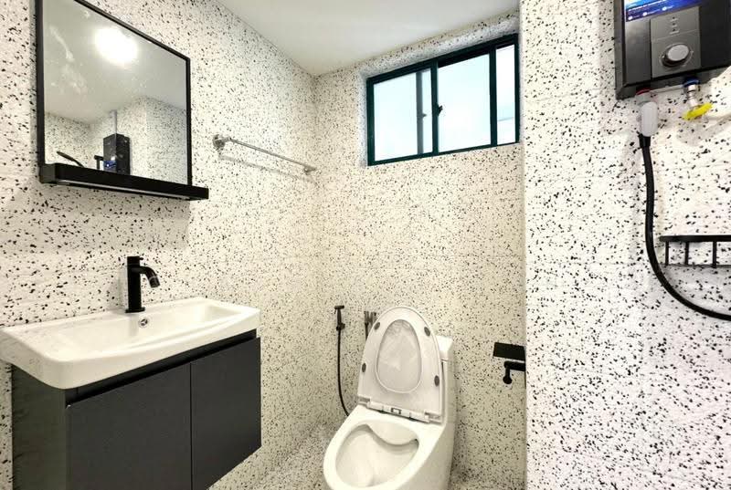 Kondominium untuk Disewa di Astana - Charmaine Tan - Bathroom - PropertyGuru.com.my