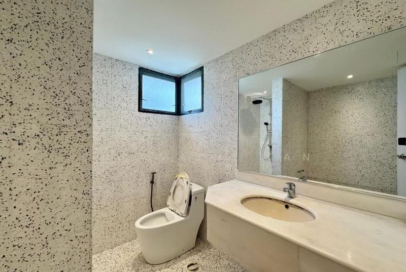 Kondominium untuk Disewa di Astana - Charmaine Tan - Bathroom - PropertyGuru.com.my