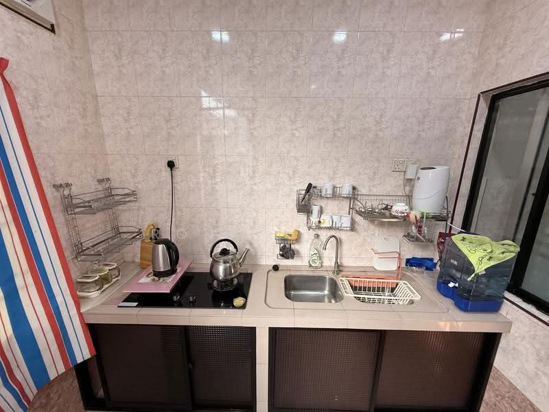 2-storey Terraced House for Rent in Taman Puteri Indah (Batu Pahat) - Ronald Lim - Kitchen - PropertyGuru.com.my
