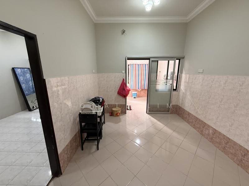 2-storey Terraced House for Rent in Taman Puteri Indah (Batu Pahat) - Ronald Lim - Kitchen - PropertyGuru.com.my