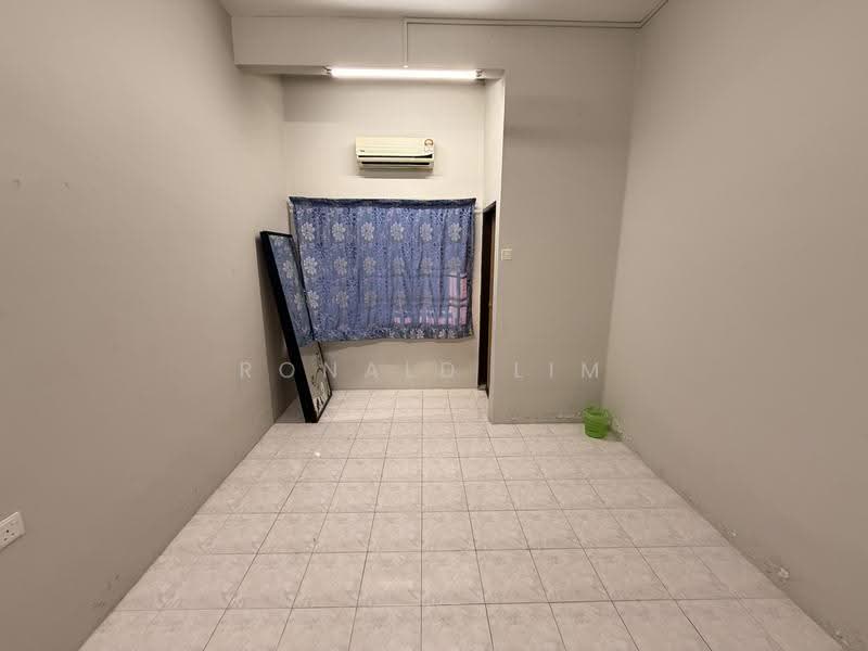 2-storey Terraced House for Rent in Taman Puteri Indah (Batu Pahat) - Ronald Lim - Interior - PropertyGuru.com.my