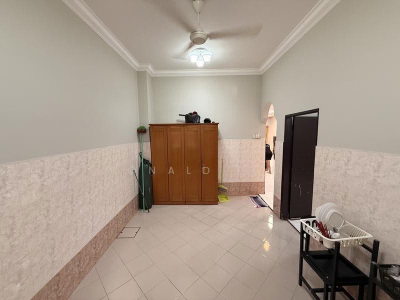 2-storey Terraced House for Rent in Taman Puteri Indah (Batu Pahat) - Ronald Lim - Interior - PropertyGuru.com.my