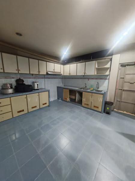 1-storey Terraced House for Sale in Taman Senangan (Butterworth) - Yi Wan Hew - Kitchen - PropertyGuru.com.my