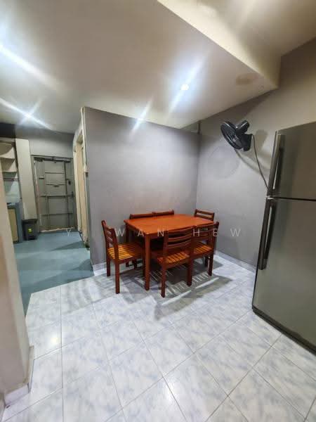 1-storey Terraced House for Sale in Taman Senangan (Butterworth) - Yi Wan Hew - Dining Room - PropertyGuru.com.my