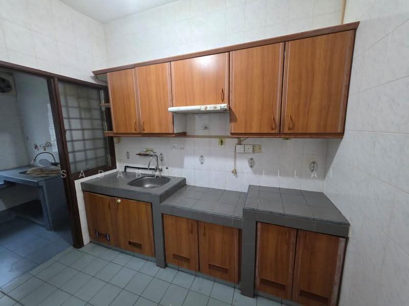 Rumah Teres untuk Dijual di TAMAN PUCHONG UTAMA (Puchong) - Sababathy Pillai - Kitchen - PropertyGuru.com.my
