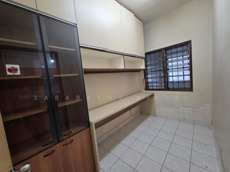 Rumah Teres untuk Dijual di TAMAN PUCHONG UTAMA (Puchong) - Sababathy Pillai - Study - PropertyGuru.com.my